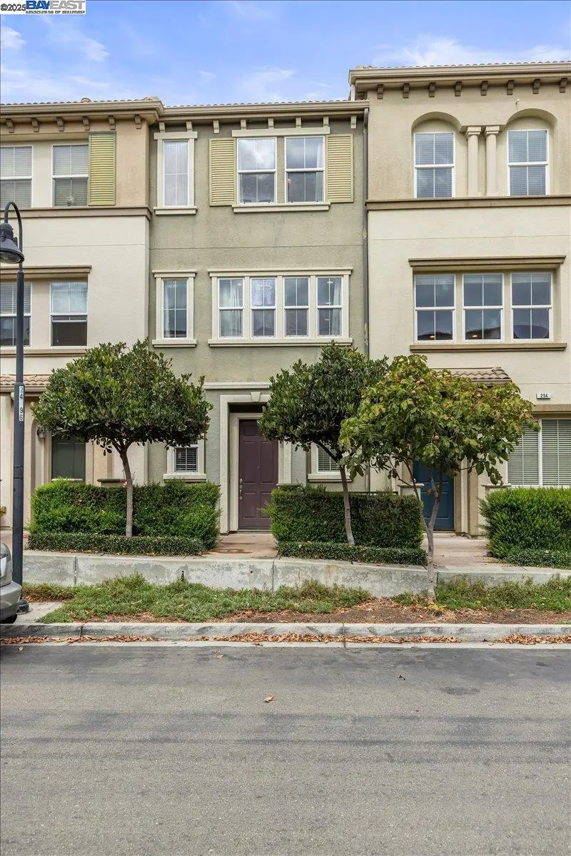 252 Sullivan Way, Hayward, CA 94541 - Image #2