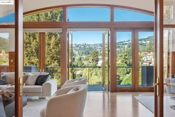 6148 Ocean View Dr, Oakland, CA 94618