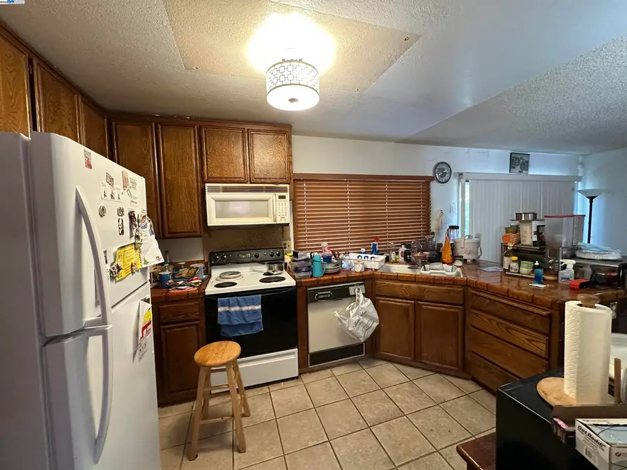 1988 Calaveras Dr, Pittsburg, CA 94565 - #2