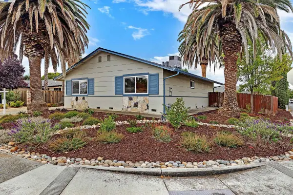 1688 Bluebell Dr, Livermore, CA 94551