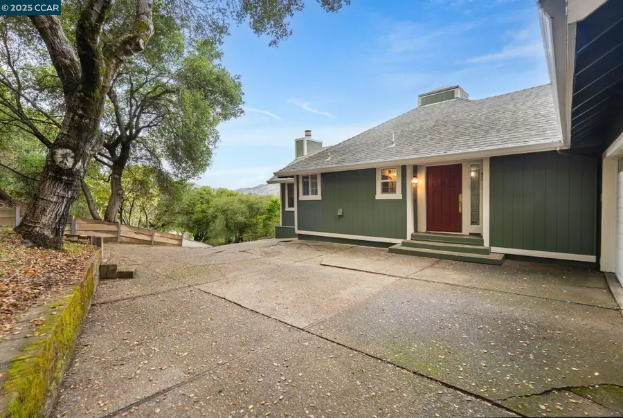 1 Harris Hill Dr, Novato, CA 94947 - Image #3