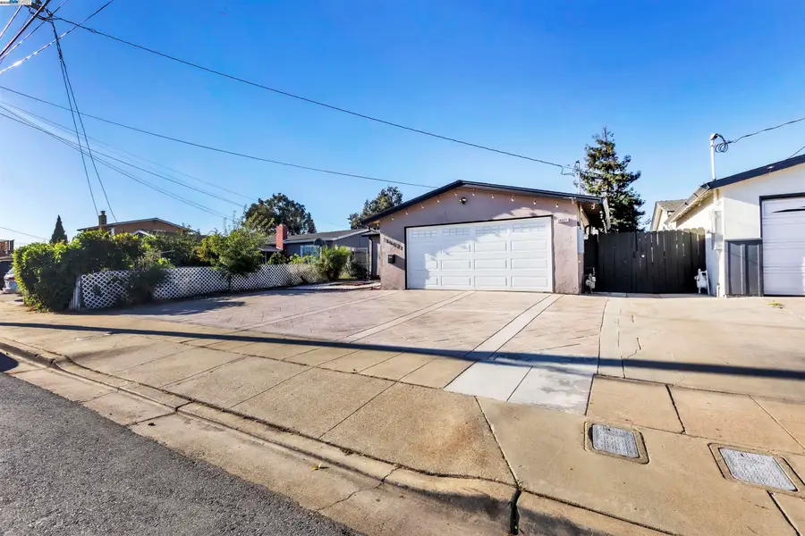 36621 Beutke Dr, Newark, CA 94560 - Image #2
