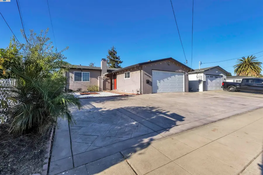 36621 Beutke Dr, Newark, CA 94560 - Image #3