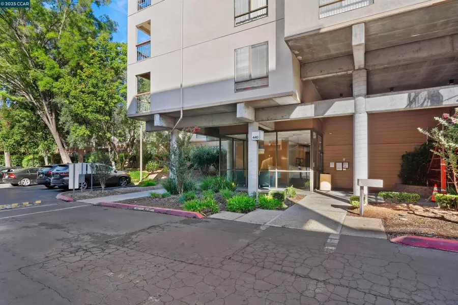 440 N Civic Dr #409, Walnut Creek, CA 94596 - Image #2