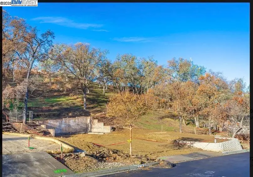 1069 Headlands Dr, Napa, CA 94558 - Image #3