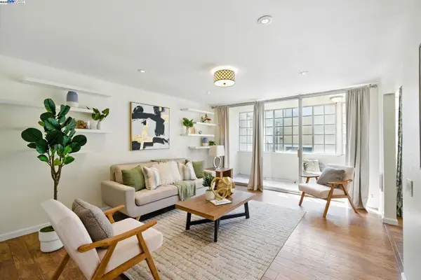 398 Adams St #304, Oakland, CA 94610