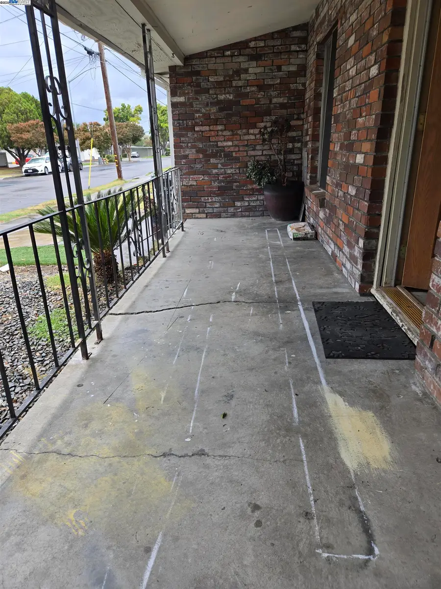 535 W Carlton Way, Tracy, CA 95376 - Image #3