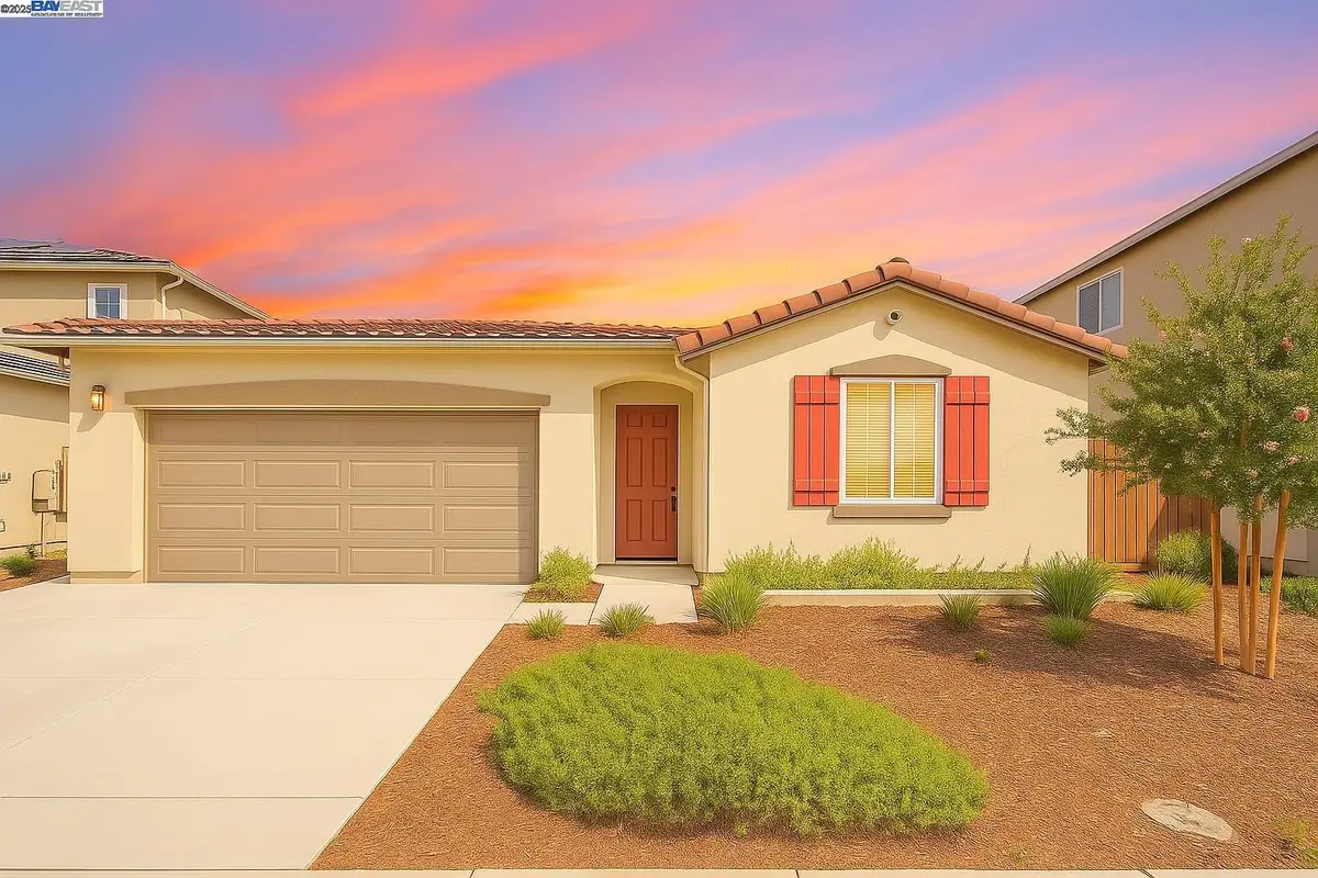 407 Sacramento St, Lathrop, CA 95330 - #1