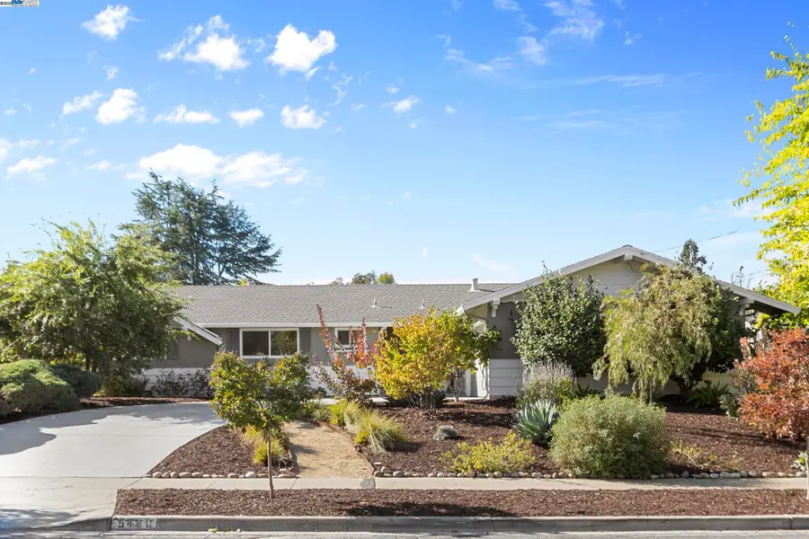 5490 Wilke Dr, Concord, CA 94521 - Image #2