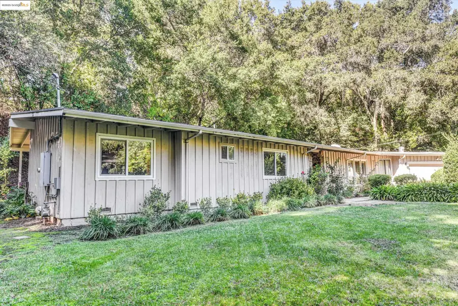 7 Saint Stephens Dr, Orinda, CA 94563 - Image #3
