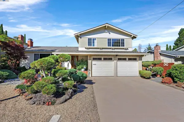 3176 Terry Ct, Castro Valley, CA 94546