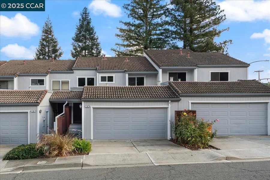 206 Buena Vida Ct, Martinez, CA 94553 - Image #2