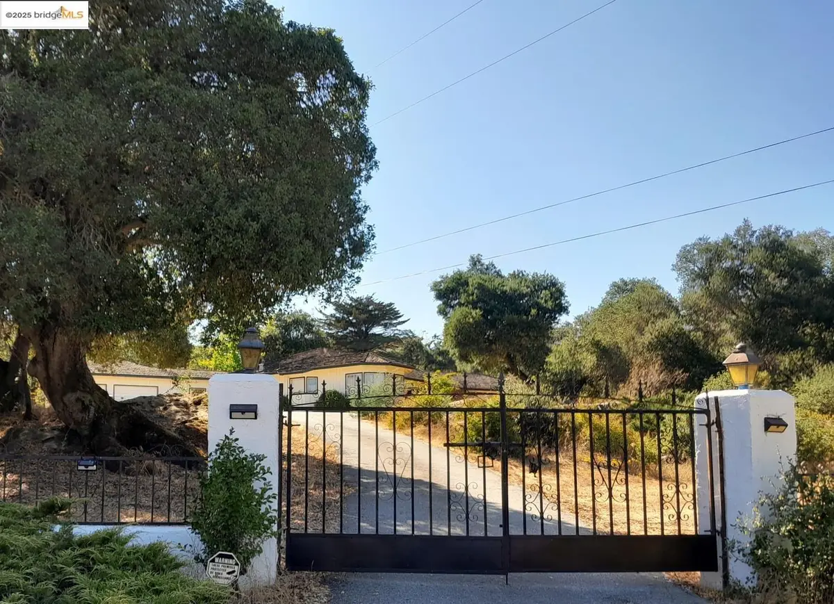 9375 Watsonville Rd, Gilroy, CA 95020 - Image #1