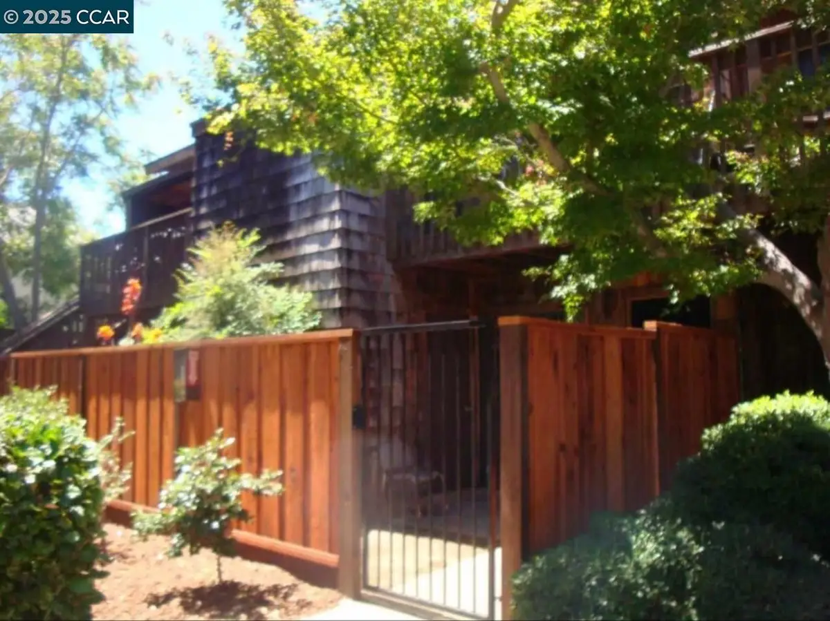 2450 Walters Way #27, Concord, CA 94520 - Image #1