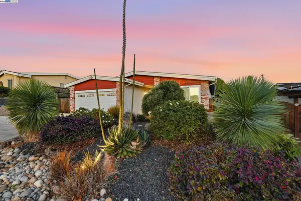 18660 E Cavendish Dr, Castro Valley, CA 94552