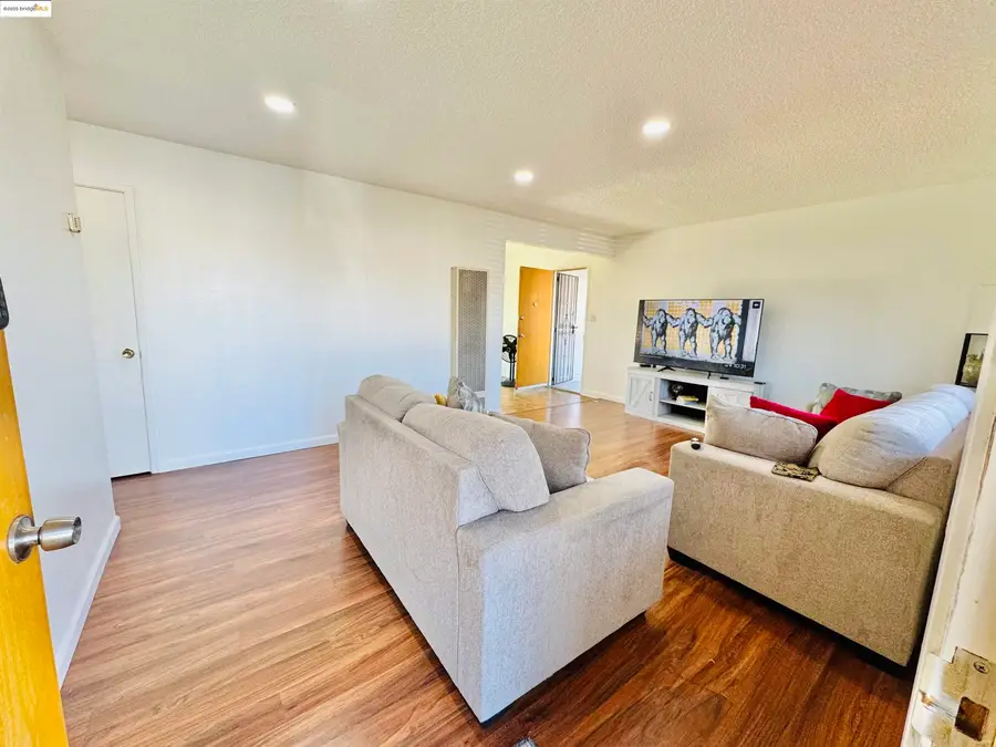 1208 Latimer Ave, Modesto, CA 95351 - Image #2