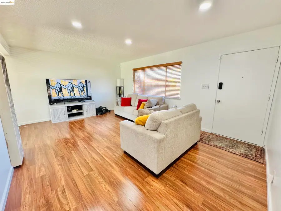 1208 Latimer Ave, Modesto, CA 95351 - Image #3