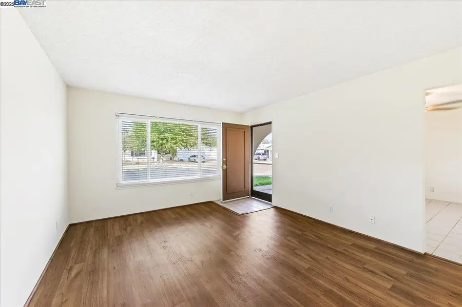 5569 Idlewild Ave, Livermore, CA 94551 - Image #3