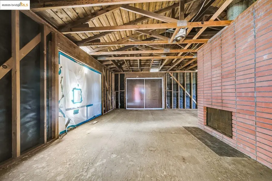 11201 Lochard Street, Oakland, CA 94605 - Image #3