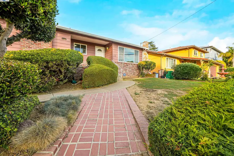 2746 East Ave, Hayward, CA 94541 - Image #3