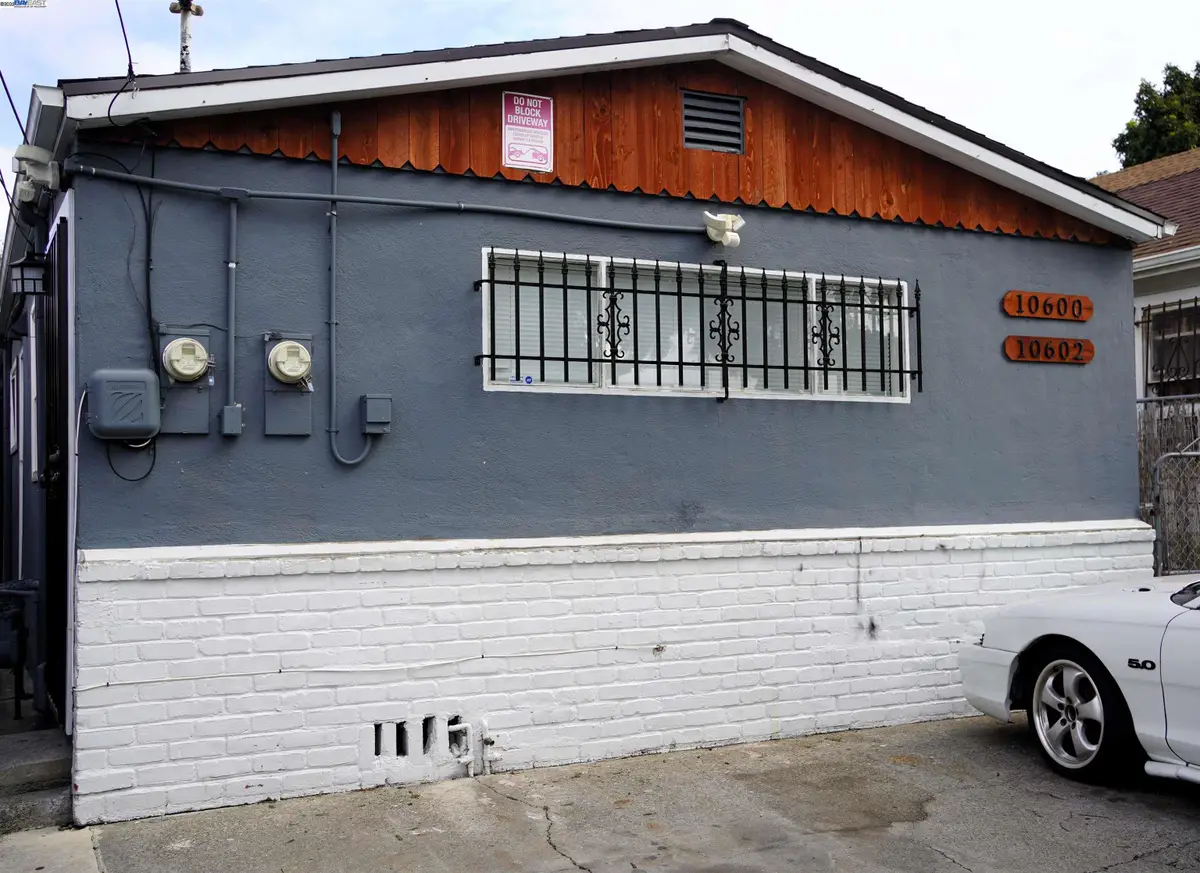 10600 Pippin St, Oakland, CA 94603 - Image #1