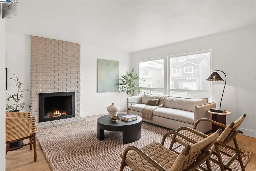 121 Beachview Ave, Pacifica, CA 94044 - Image #3