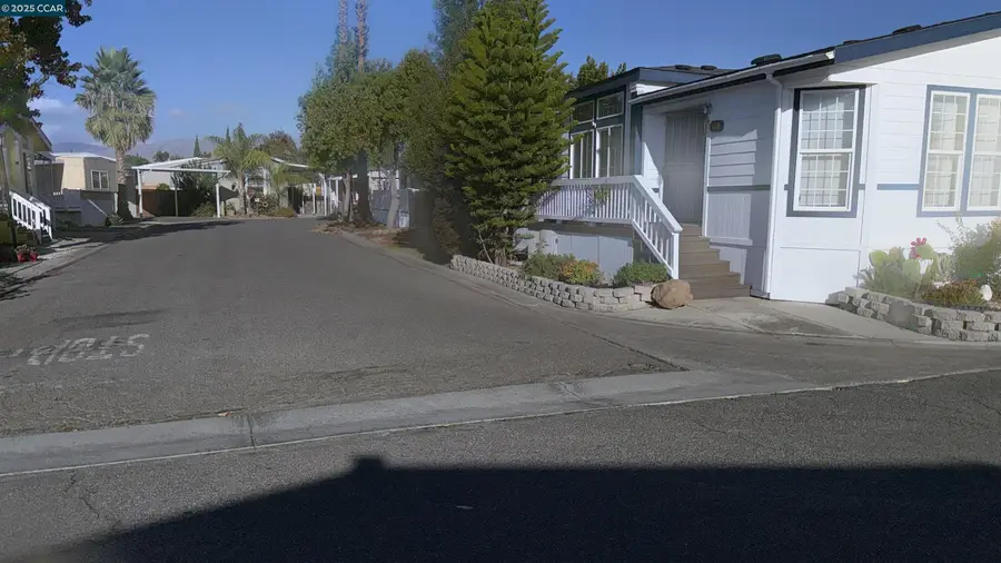 246 El Bosque Dr, San Jose, CA 95134 - Image #3