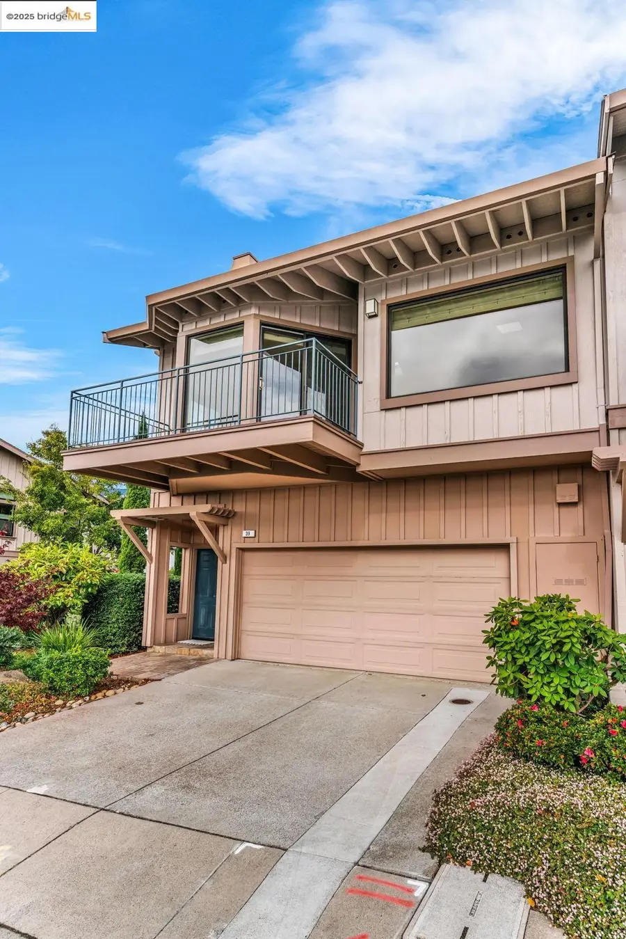 39 Starview Dr, Oakland, CA 94618 - Image #3