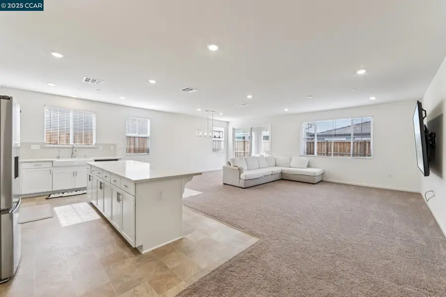 649 Lugana Lane, Oakley, CA 94561 - Image #3