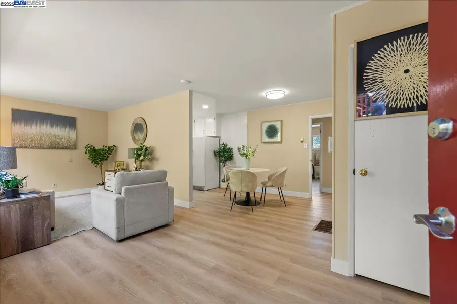 5838 Nottingham Dr, Oakland, CA 94611 - #3