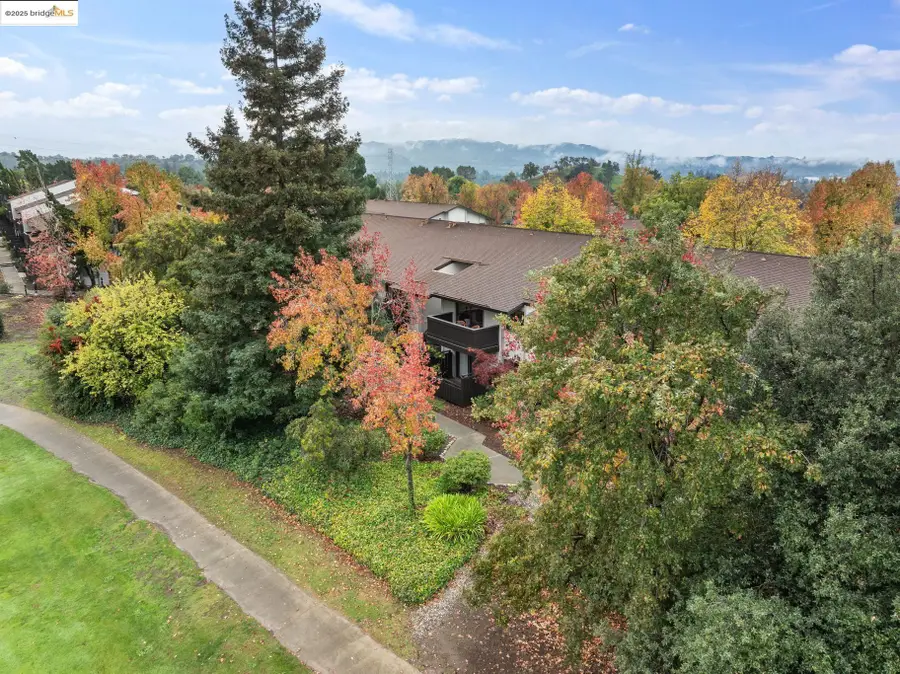1471 Marchbanks Dr #4, Walnut Creek, CA 94598 - Image #2