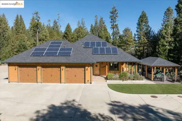 19800 Six Point Ct, Twain Harte, CA 95383