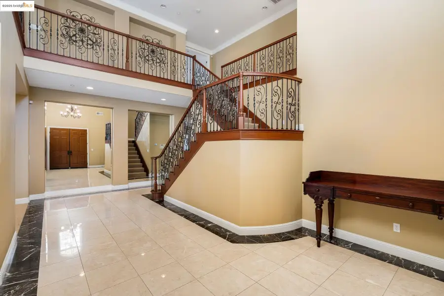 30 Arundel Dr, Hayward, CA 94542 - Image #2