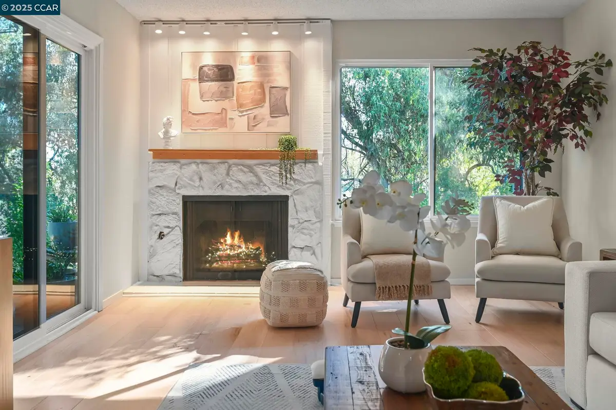 1566 Ashwood Dr, Martinez, CA 94553 - Image #1