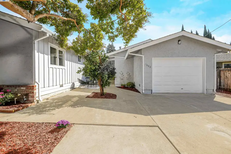 1662 Dorchester Pl, Concord, CA 94519 - Image #2