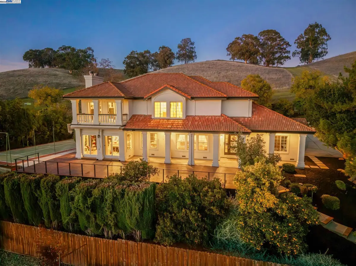 822 Navaronne Wy, Concord, CA 94518 - Image #1