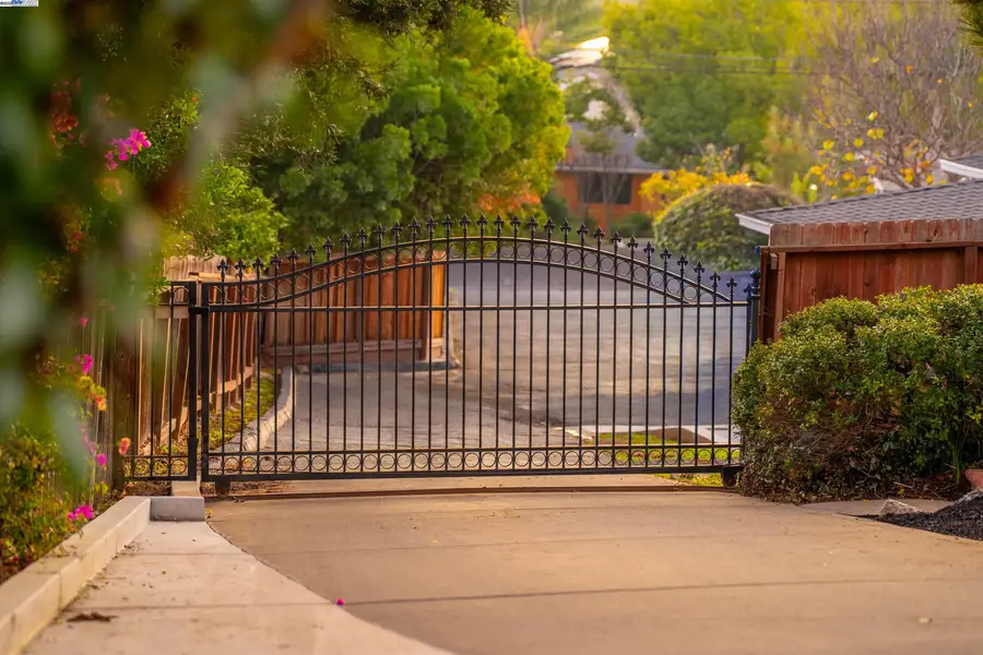 822 Navaronne Wy, Concord, CA 94518 - Image #3