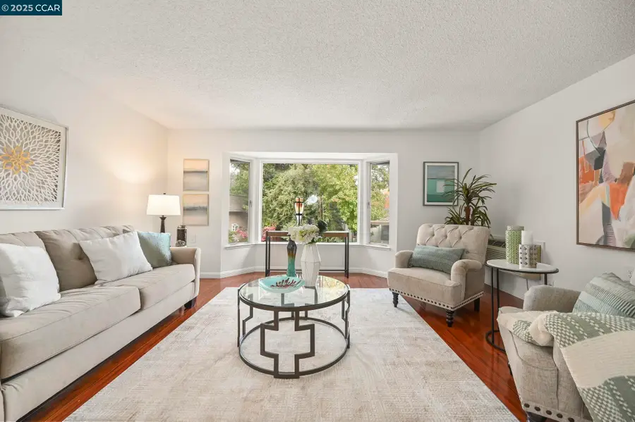 3465 Tice Creek Dr #4, Walnut Creek, CA 94595 - Image #2