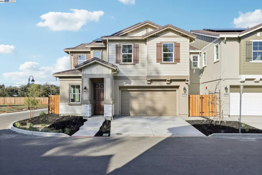 109 Creek View Cir, Fairfield, CA 94533 - Image #2