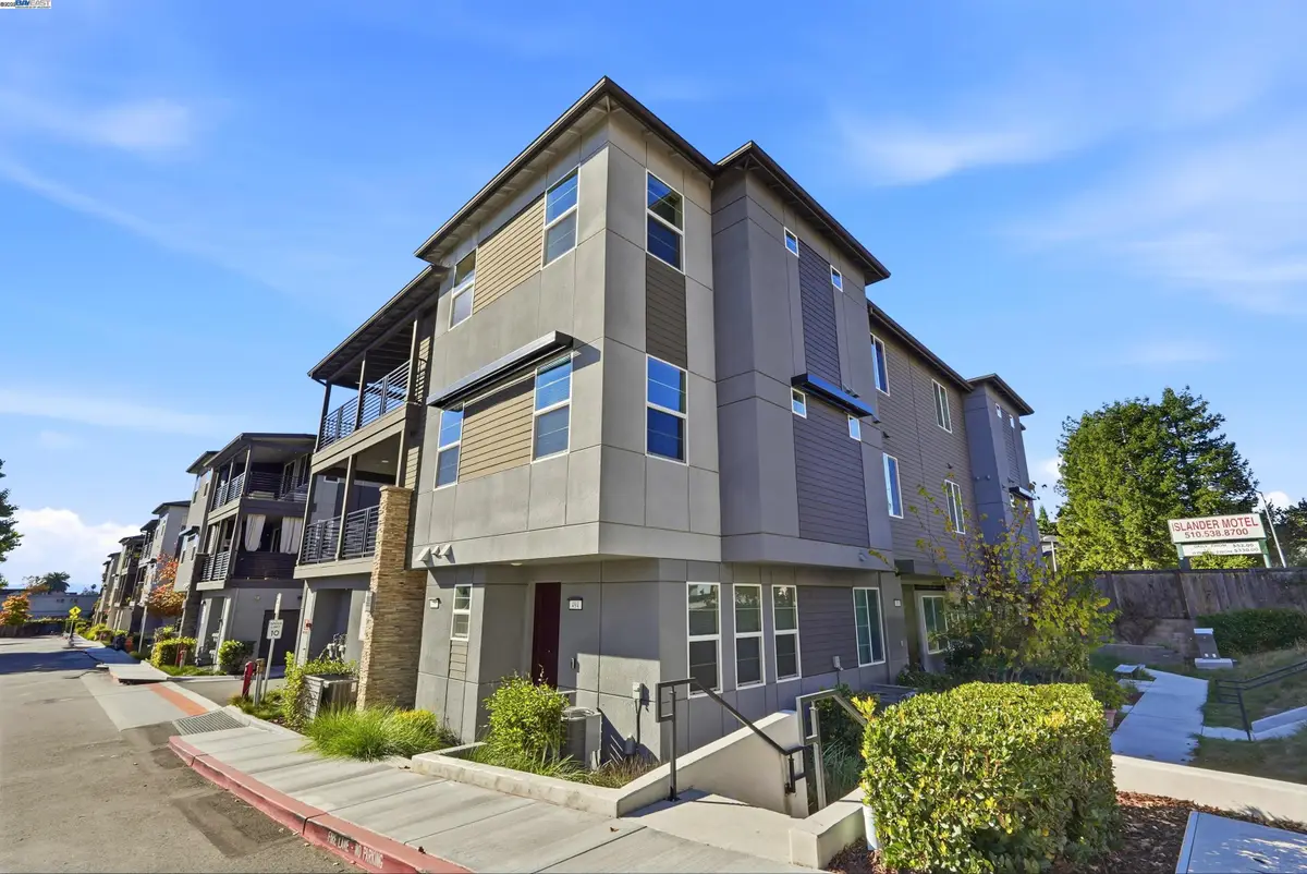 498 Trace Lane, Hayward, CA 94544 - Image #1