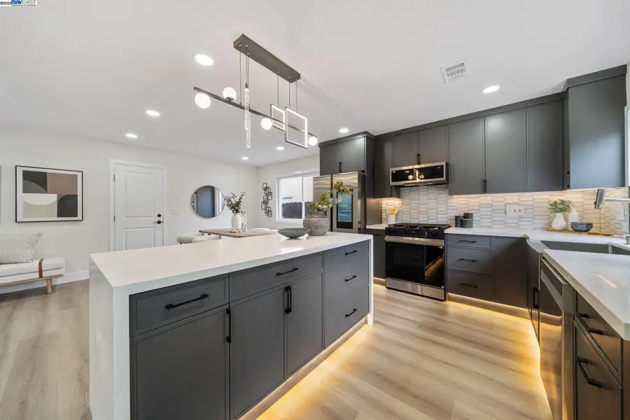 31314 San Andreas Dr, Union City, CA 94587 - Image #2