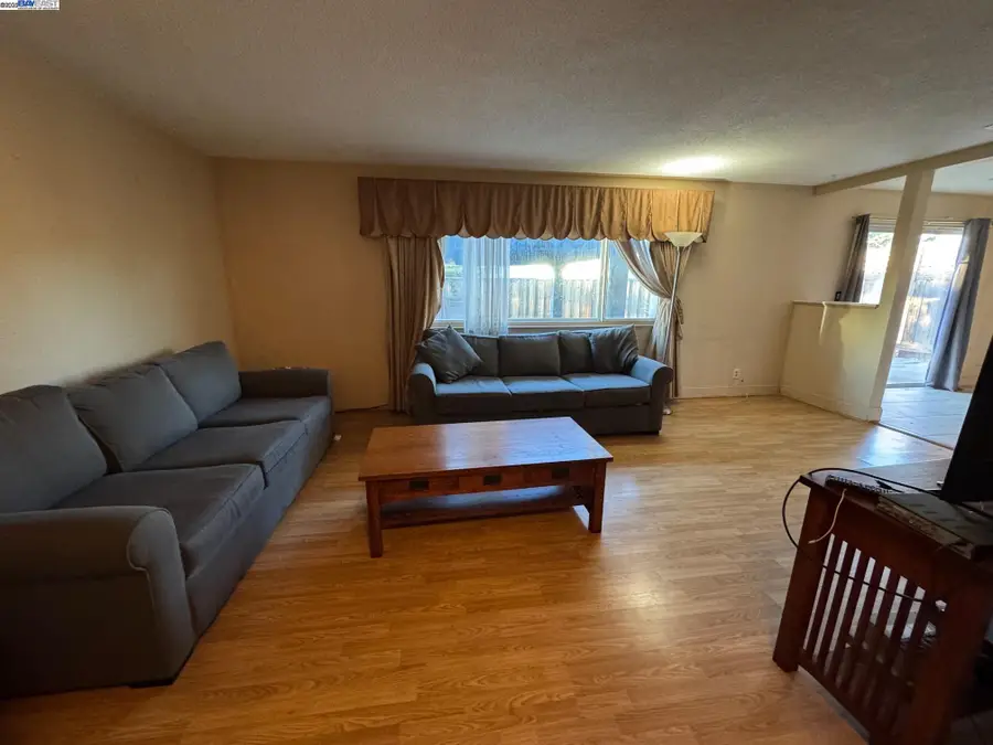 7608 Canterbury Ln, Dublin, CA 94568 - Image #2