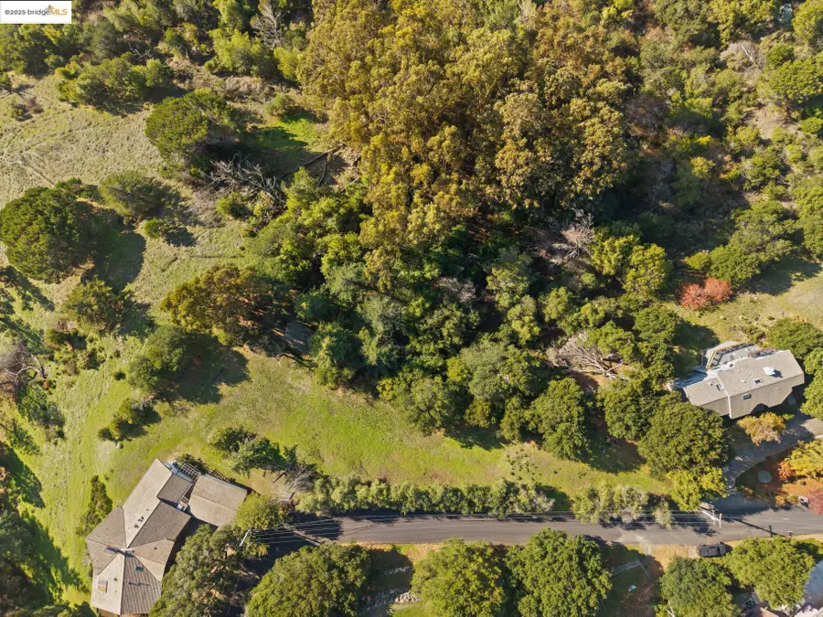 11330 Lochard St, Oakland, CA 94605 - Image #2