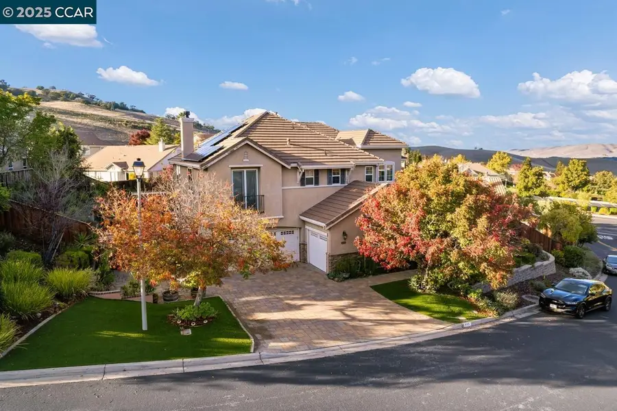 995 Rosehedge Ct, Concord, CA 94521 - Image #2
