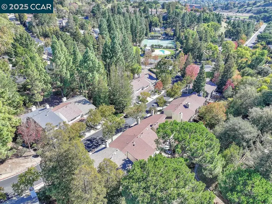 2414 Heatherleaf Ln, Martinez, CA 94553 - Image #3