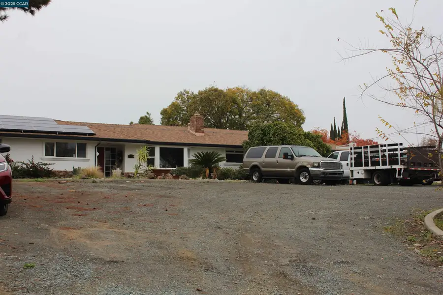 330 W Cypress Rd, Oakley, CA 94561 - Image #2