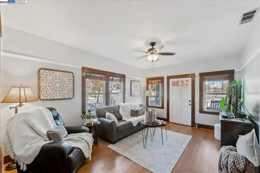 905 S Livermore Ave, Livermore, CA 94550 - Image #2