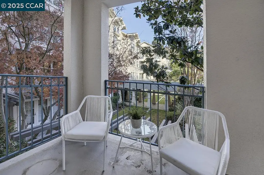 1860 Tice Creek Dr #1239, Walnut Creek, CA 94595 - Image #3