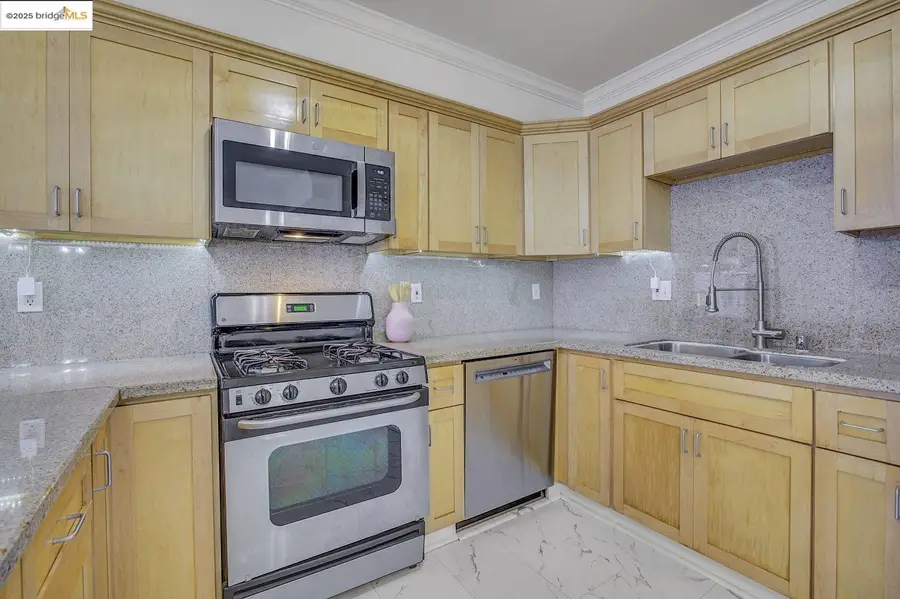 1515 14th Ave #302, Oakland, CA 94606 - #2