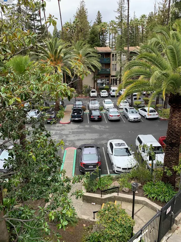 185 Sierra Dr #206, Walnut Creek, CA 94596